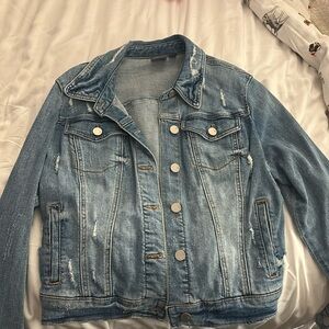 Jean jacket with ripper style
